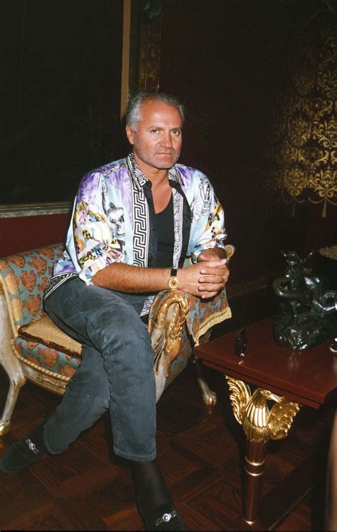 gianni versace spa numero dipendenti|where was versace founded.